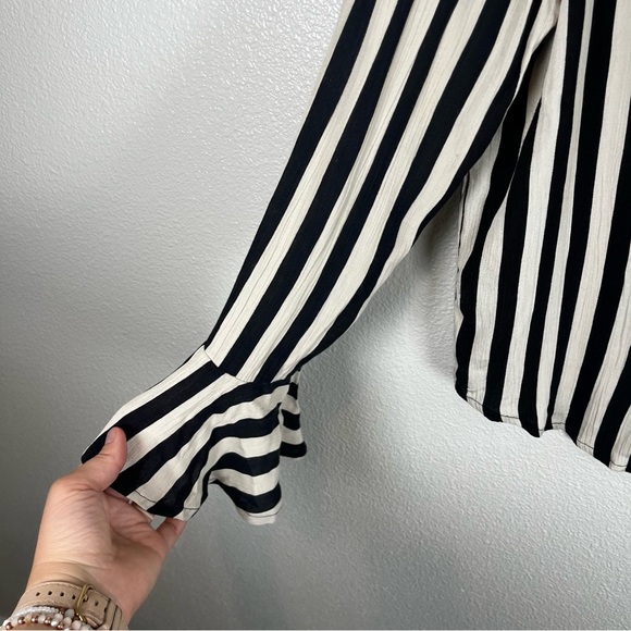 Amuse Society Always Something Black & Cream Striped Button Front Blouse SM - Picture 4 of 10
